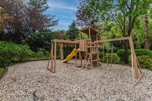 54 Casey Ln, Mount Sinai NY  11766-2336 exterior