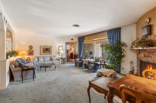 12622 Sarah St, North Hollywood CA  91604-1115 exterior