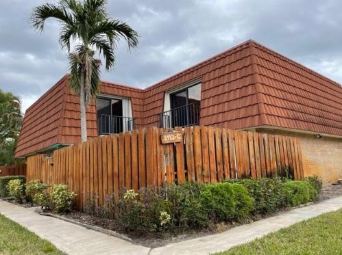 3113 San Fernando Dr, Delray Beach, FL 33445-5425