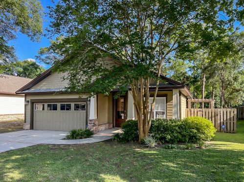 87 Benton Blvd, Freeport, FL 32439-3177