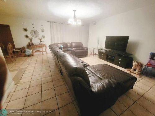 6901 16 Ct, Hollywood FL 33027-2315 exterior