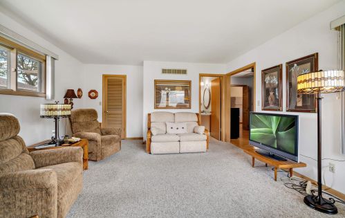 3231 85, Milwaukee WI 53227-4616 exterior