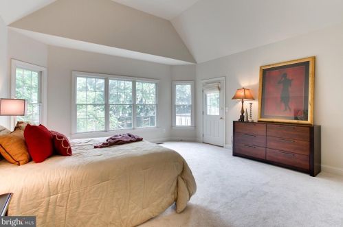 5594 Tucson Ct, Haymarket VA  20169-3145 exterior