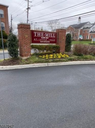 240 Main St, West Paterson NJ  07424-1351 exterior