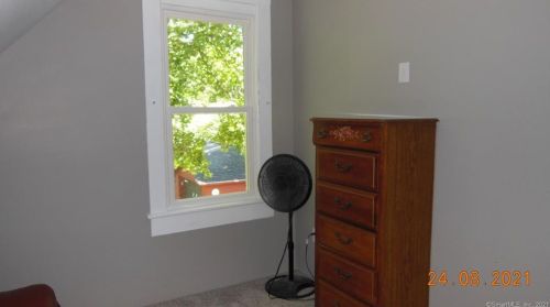 37 Town St, Norwich CT  06360-2323 exterior