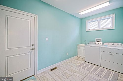 33675 Hunters Run, Lewes DE  19958-4844 exterior