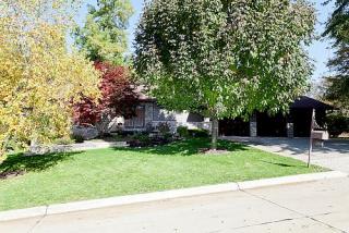 3460 Oakory Ln, Panarama Park, IA 52722-3939