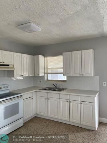 1060 26th St, West Palm Beach, FL 33404-4149