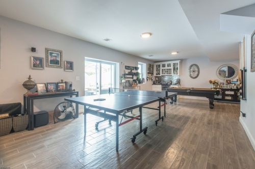 164 Mount Pleasant Ave, West Paterson NJ  07424-2732 exterior