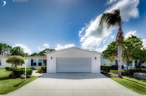 3204 Perigrine Falcon Dr, Fort Pierce, FL 34952-3013