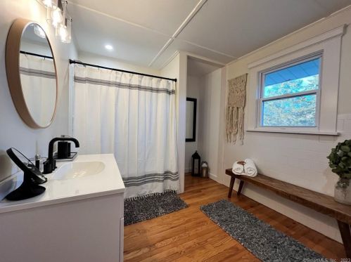 176 Roosevelt Ave, Norwich CT  06360-3346 exterior