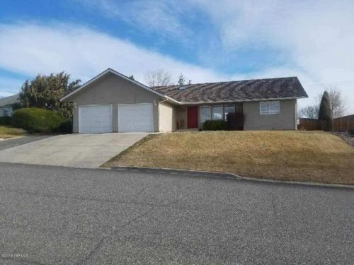 701 57th St, Yakima, WA 98901-4389