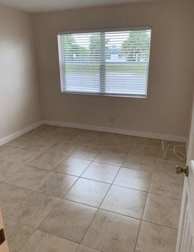 1564 28th St, West Palm Beach, FL 33404-4065