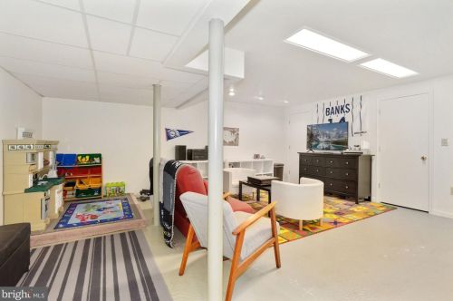 10 Banff Dr, Harrison Township NJ  08062-9533 exterior