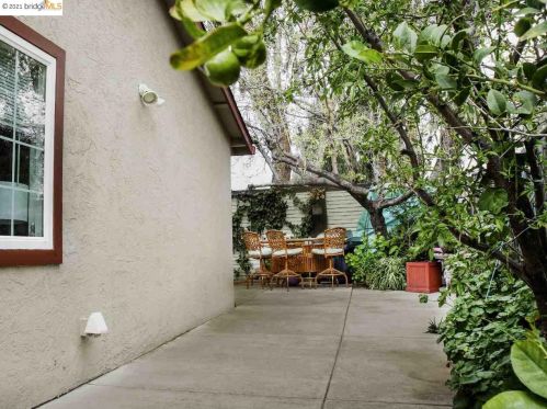 201 Trident Dr, West Pittsburg CA  94565-3525 exterior