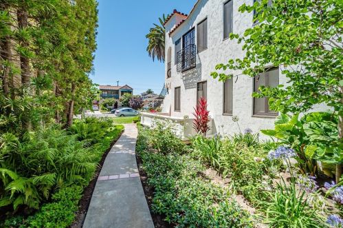 232 Euclid Ave, Long Beach CA  90815-2518 exterior