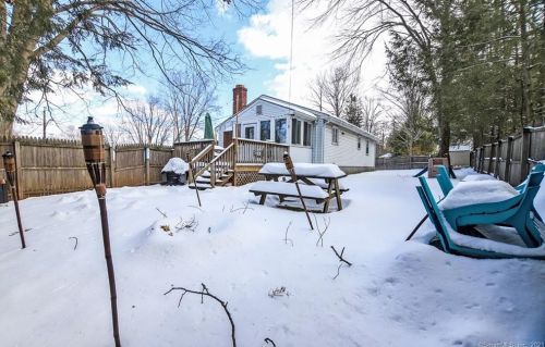 55 Dorothy Dr, Middletown CT 06457-5312 exterior