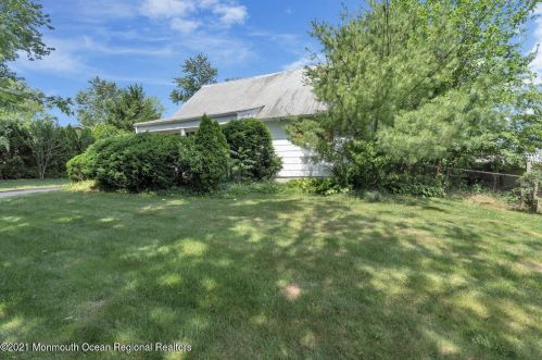 6 Vermont Ave, Jackson Twp NJ  08527-1522 exterior