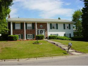 2913 Northwood Dr, Endicott, NY 13760-1527