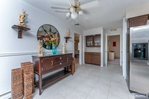 41 Mt Pleasant Ave, West Paterson NJ  07424-2734 exterior