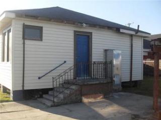 657 Allo St, Marrero, LA 70072-2108
