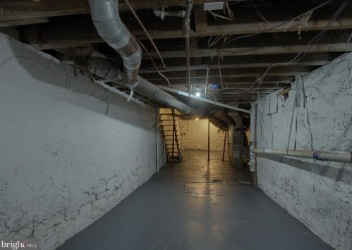 1948 Derry St, Harrisburg PA 17111-2652 exterior