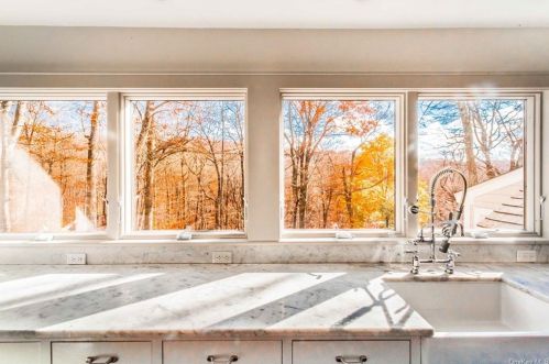 163 Ridgefield Ave, Lewisboro, NY 10590-1713