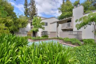 19417 Vineyard Ln, Saratoga, CA 95070-4546