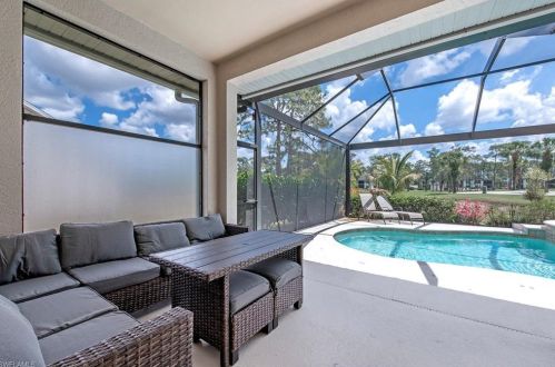 162 Palmetto Dunes Cir, Naples FL  34113-7554 exterior