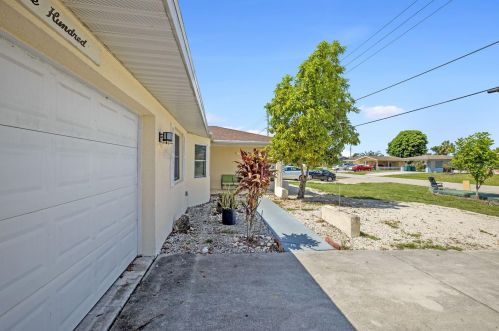 2100 45th St, Naples, FL 34116-6326