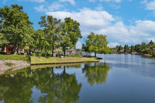 3116 Collingswood Dr, Folsom CA  95762-6214 exterior