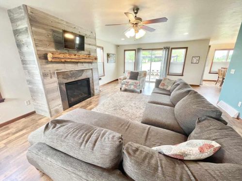 401 Sweetflag Ave, Fond Du Lac WI  54935-1875 exterior