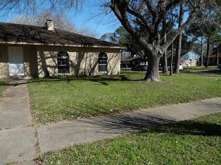 1743 Oakbury Dr, Missouri City TX  77489-2161 exterior