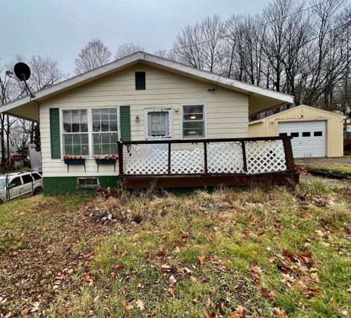 35 Maple St, Northumberland, NH 03582-4189