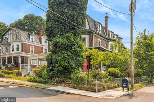 444 Harvey St, Philadelphia, PA 19144-3819