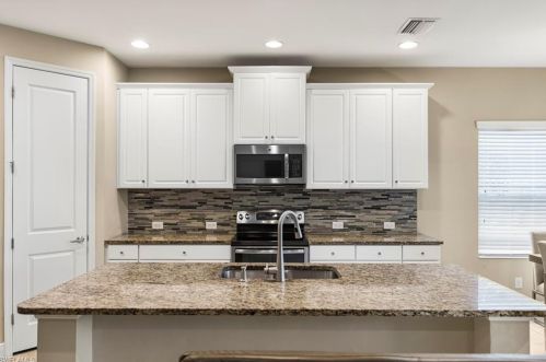 3688 Canopy Cir, Naples FL  34120-0698 exterior