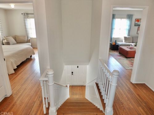 335 Bay Shore Ave, Long Beach CA  90803-1956 exterior