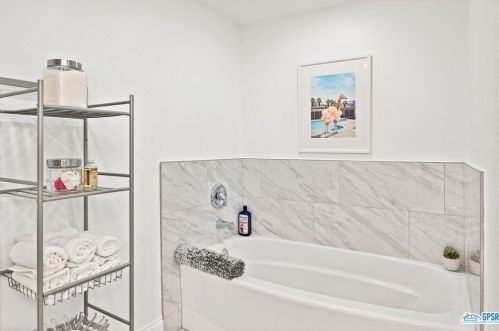1840 Sandcliff Rd, Palm Springs CA  92264-4844 exterior