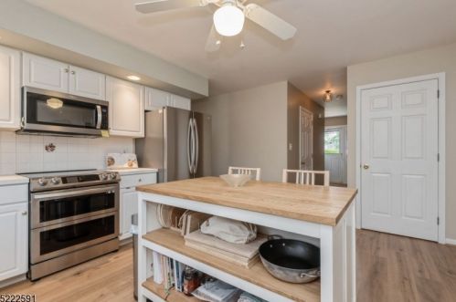 230 7th Ave, Manville NJ  08835-1216 exterior