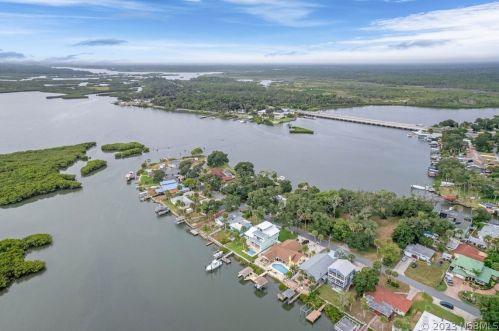 5959 Riverside Dr, Daytona Beach FL 32127-6445 exterior