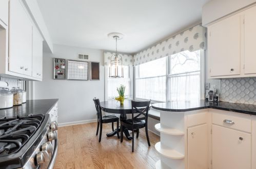 8605 Ravenswood Cir, Milwaukee WI 53226-4657 exterior