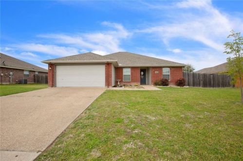 4305 Rance Ln, Waco, TX 76708-5854