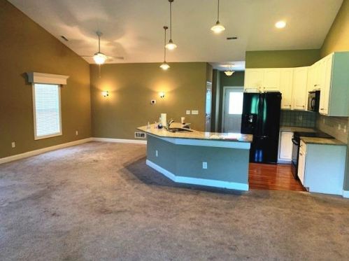 1605 Union Park Cir, Marion, OH 43302-6584