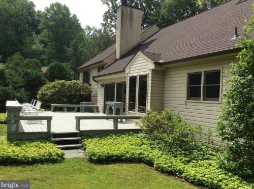 135 Pole Cat Rd, Glen Mills, PA 19342-1301