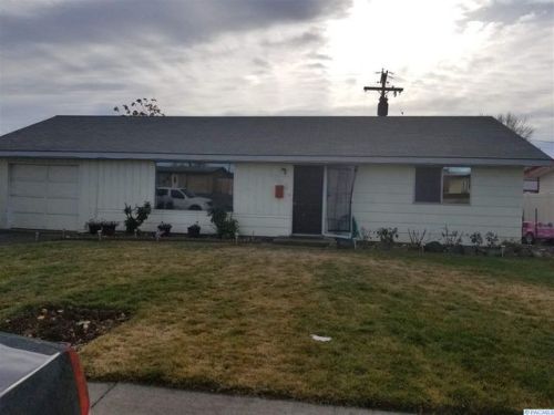 1242 Jan St, Pasco, WA 99301-3549