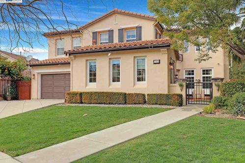 7321 Hickorywood Ln, Pleasanton, CA 94566-3583