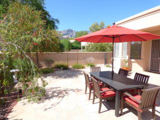 6121 Via Del Tecaco, Tucson, AZ 85718-3323