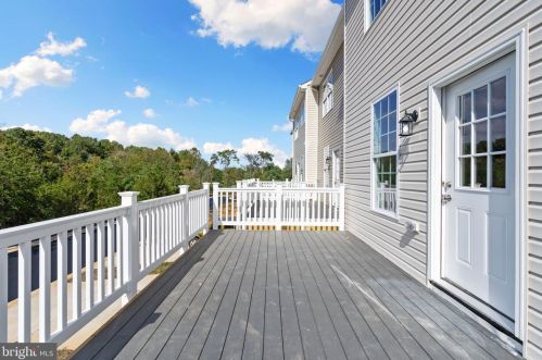 1010 Wicklow Dr, Fredericksburg VA  22401-2722 exterior