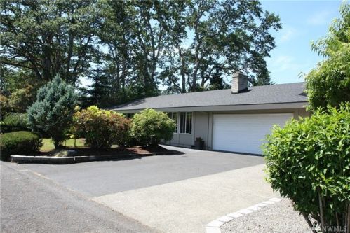 8001 Sapphire Dr, Lakewood, WA 98498-5024