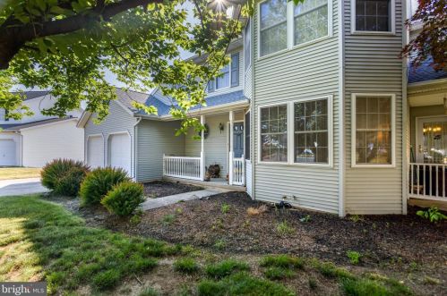 6529 Baywood Dr, Harrisburg PA 17111-6894 exterior